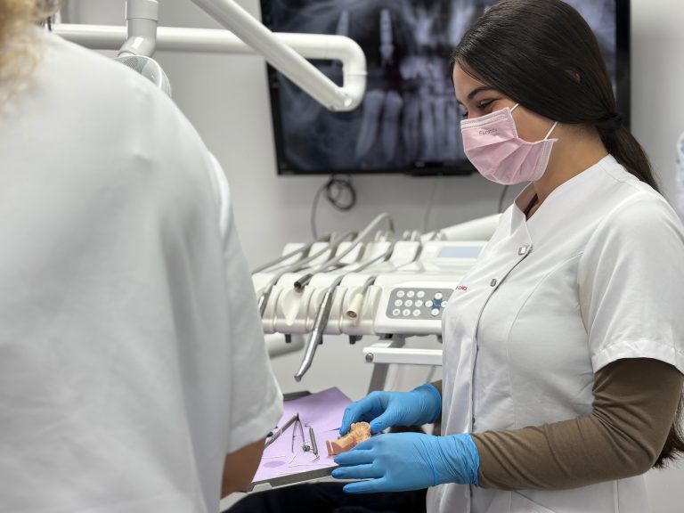 Equipo De Profesionales En San Fernando (3)